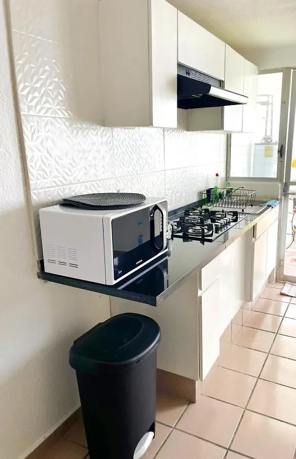 Casa De 2 Recs En Condominio Tranquilo Con Piscina Cancún 0*,  Mexique