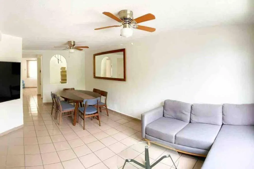Casa De 2 Recs En Condominio Tranquilo Con Piscina Cancún