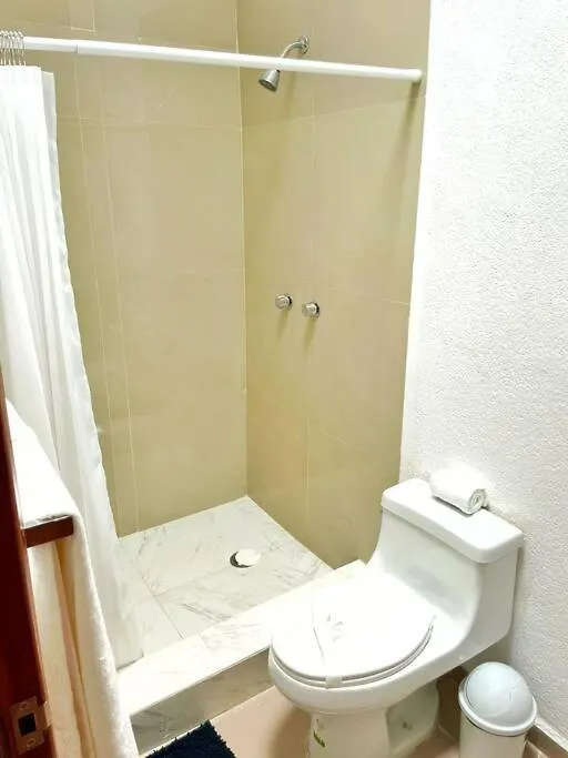 Casa De 2 Recs En Condominio Tranquilo Con Piscina Cancún 0*,