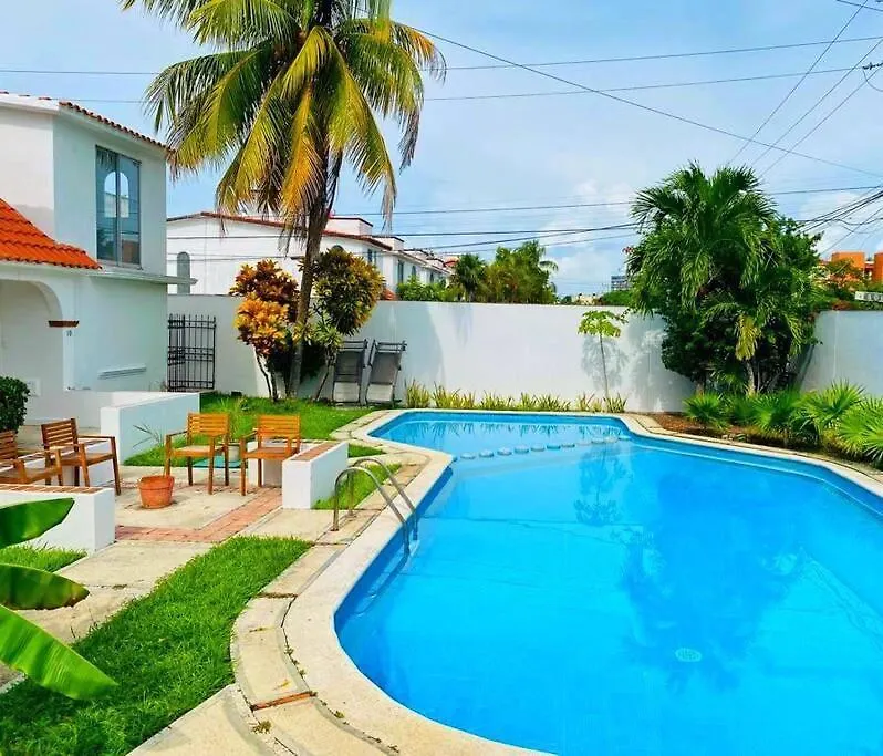 Casa De 2 Recs En Condominio Tranquilo Con Piscina Cancún Hébergement de vacances