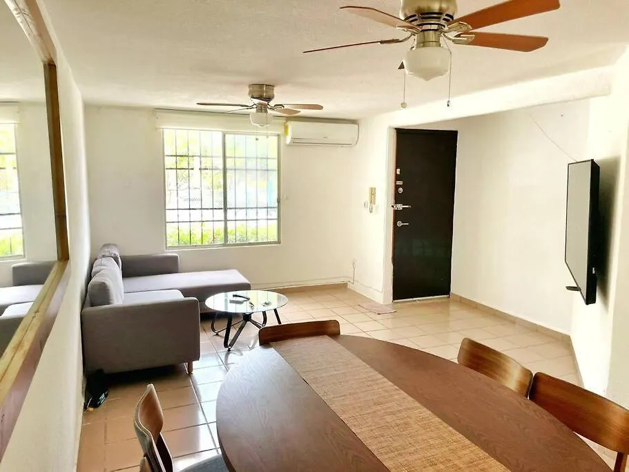 Hébergement de vacances Casa De 2 Recs En Condominio Tranquilo Con Piscina Cancún
